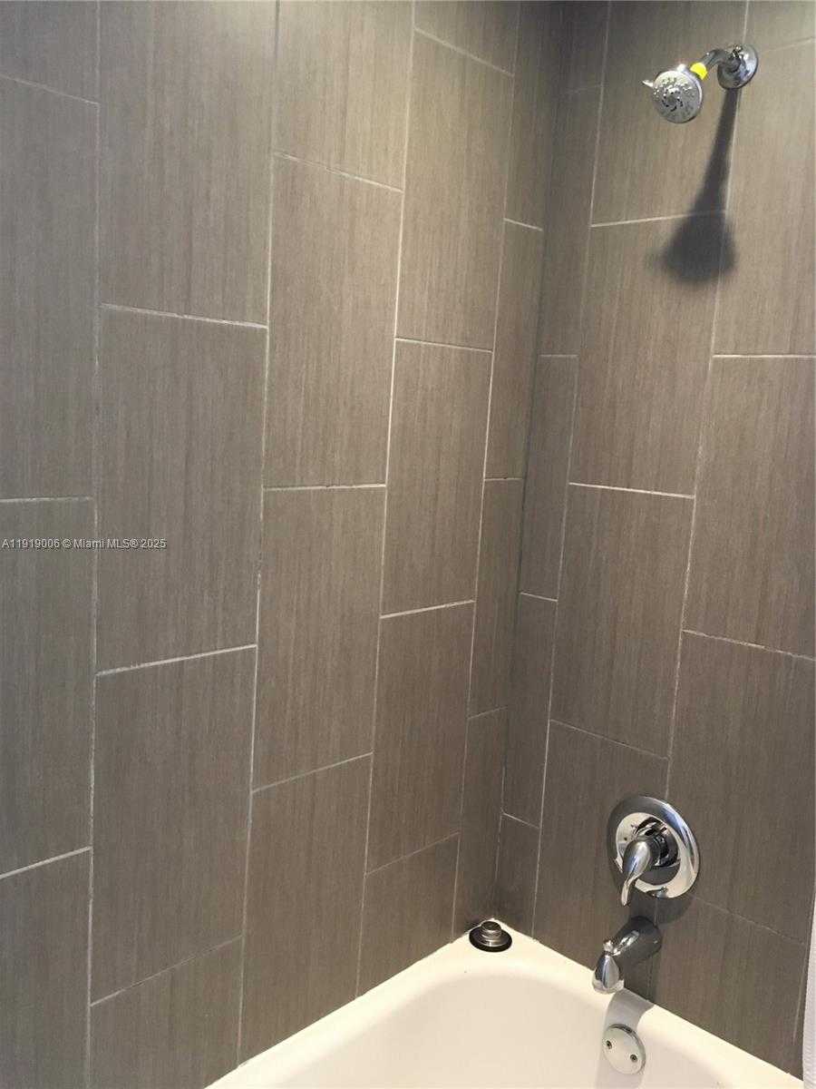 Small Image of 16400 NORTH EAST 17TH AVE #304-2, North Miami Beach Number 8