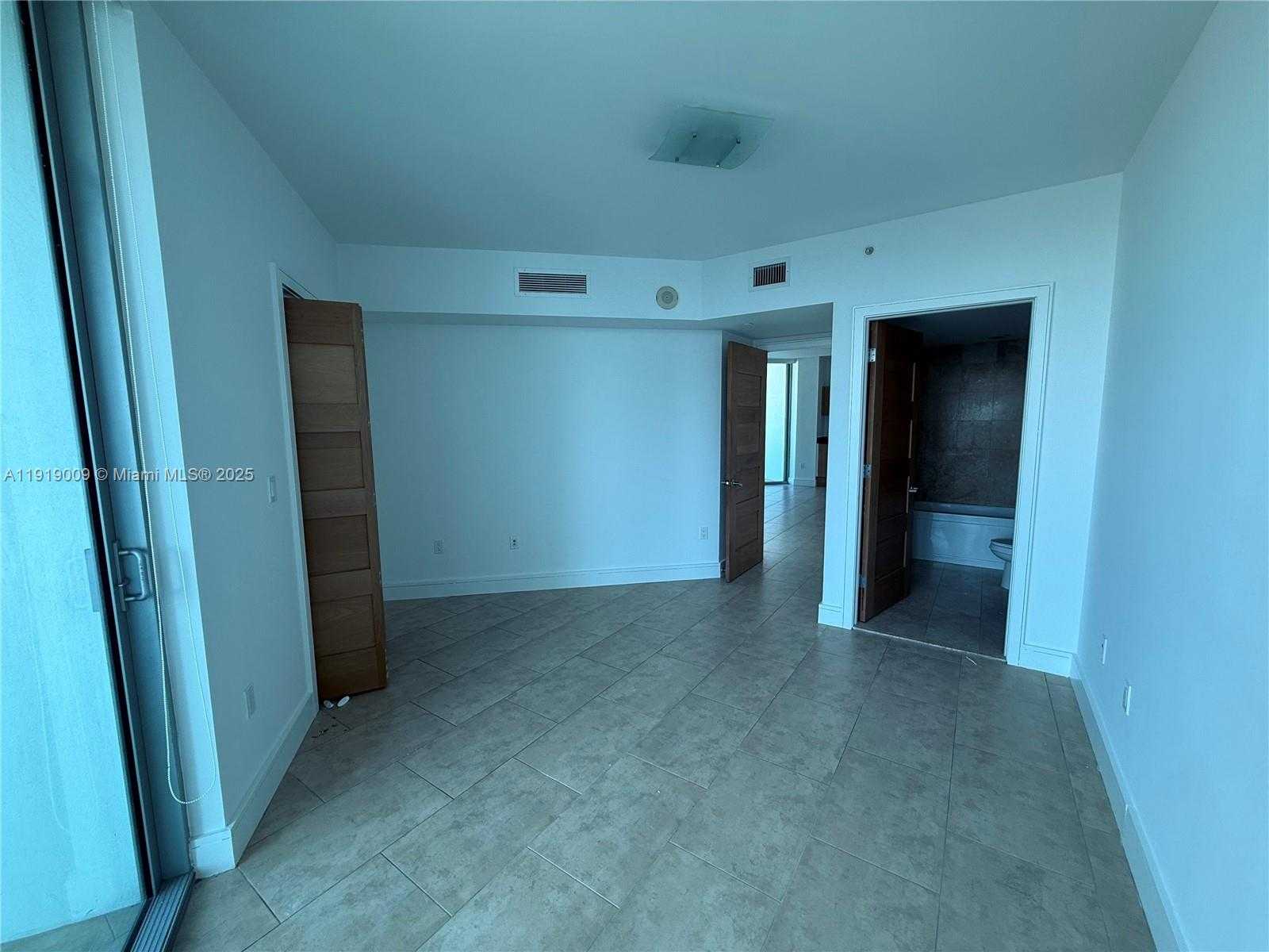 Small Image of 350 SOUTH MIAMI AVE #2013, Miami Number 15