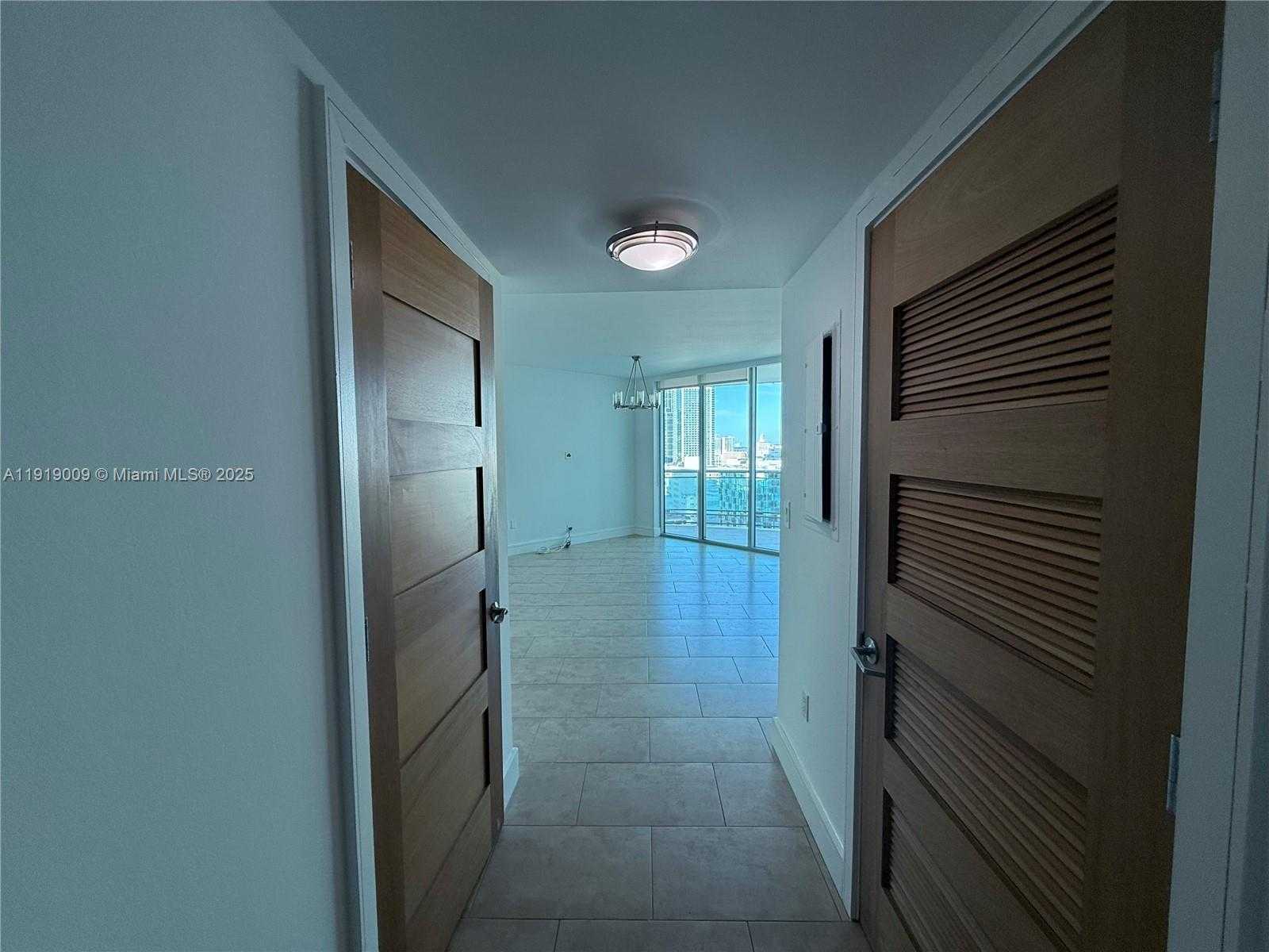 Small Image of 350 SOUTH MIAMI AVE #2013, Miami Number 17
