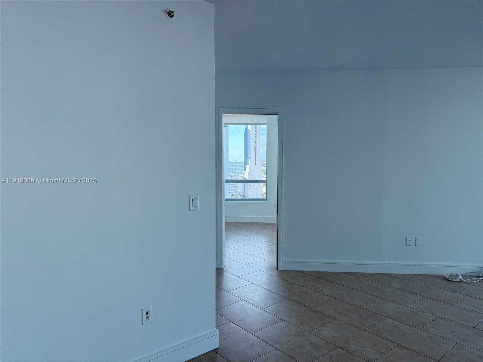 Small Image of 350 SOUTH MIAMI AVE #2013, Miami Number 19