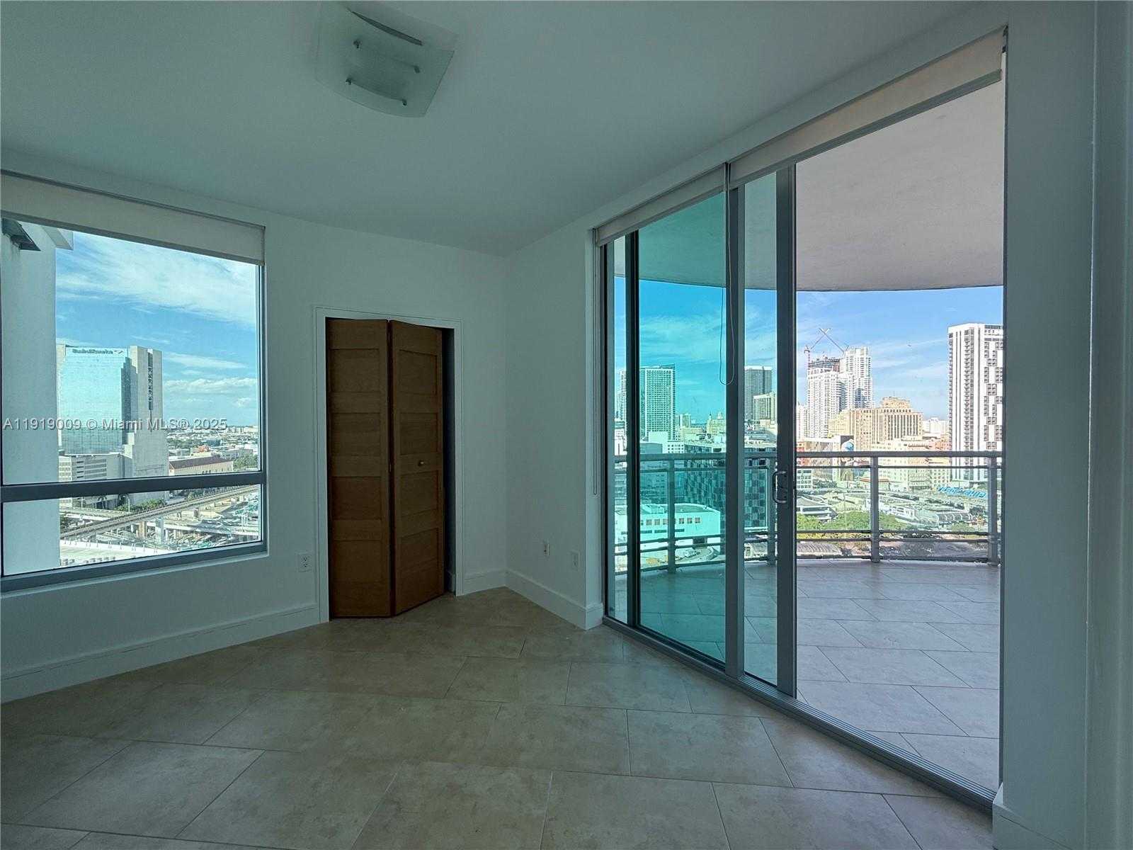 Small Image of 350 SOUTH MIAMI AVE #2013, Miami Number 20