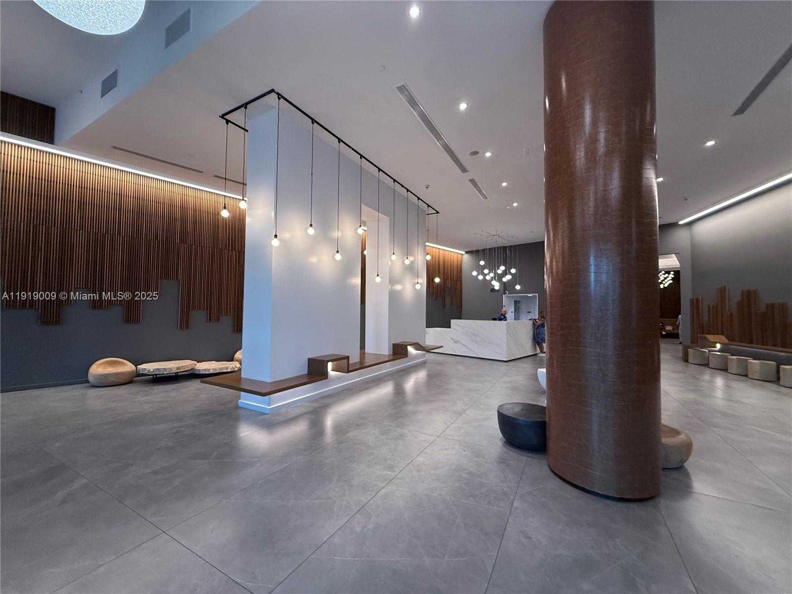 Small Image of 350 SOUTH MIAMI AVE #2013, Miami Number 23