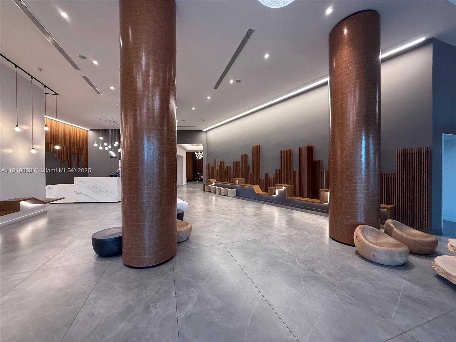 Small Image of 350 SOUTH MIAMI AVE #2013, Miami Number 25