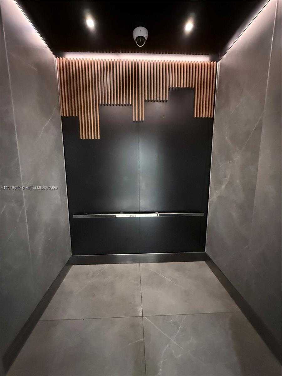 Small Image of 350 SOUTH MIAMI AVE #2013, Miami Number 28