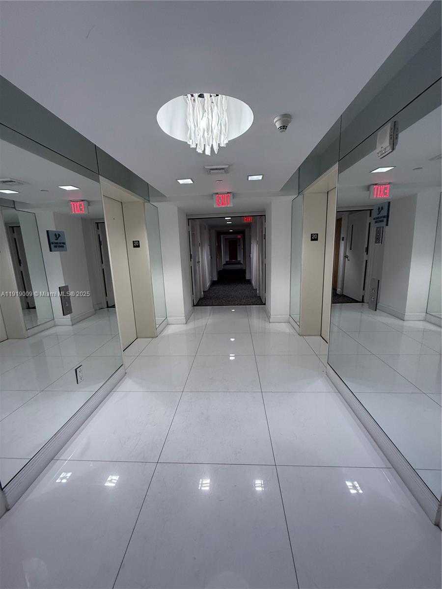 Small Image of 350 SOUTH MIAMI AVE #2013, Miami Number 29