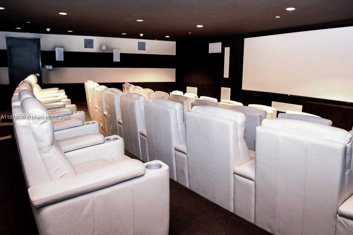 Imagen de Pequeño Objeto