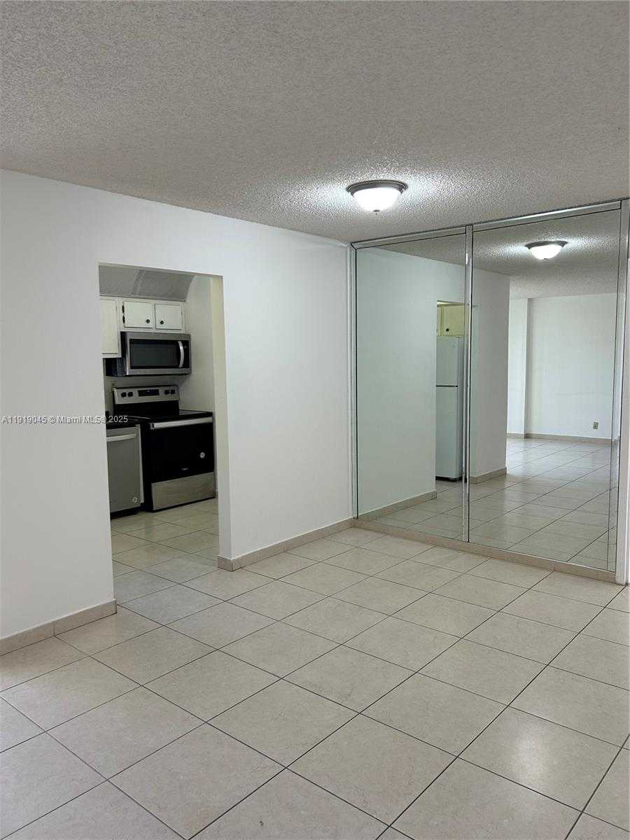 Small Image of 16919 NORTH BAY RD #509, Sunny Isles Beach Number 24
