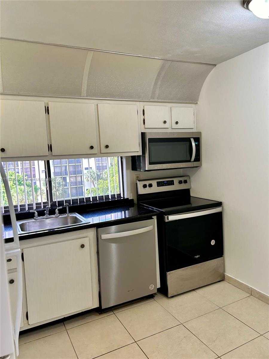 Small Image of 16919 NORTH BAY RD #509, Sunny Isles Beach Number 26