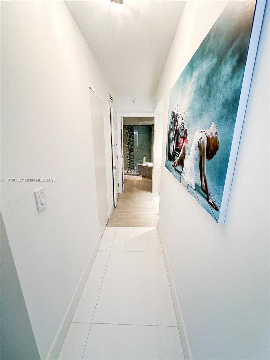 Small Image of 6301 COLLINS AVE #2707, Miami Beach Number 13