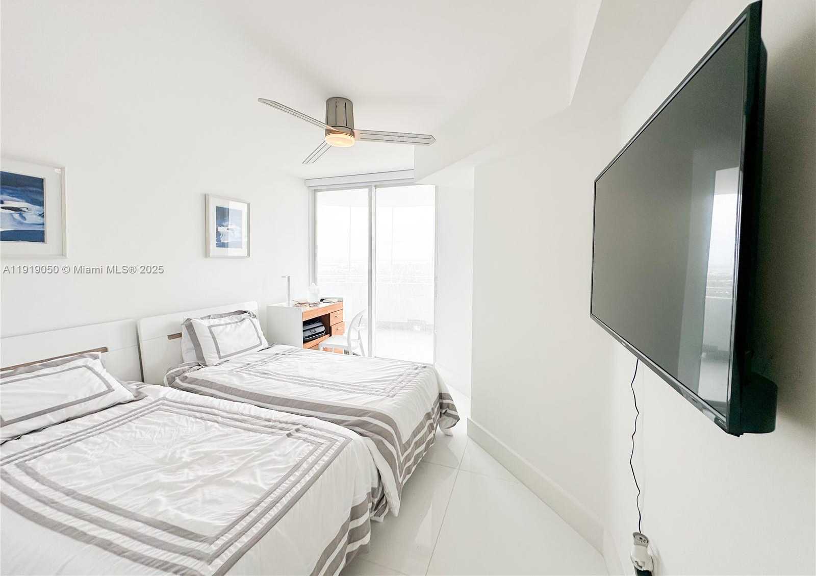 Small Image of 6301 COLLINS AVE #2707, Miami Beach Number 21