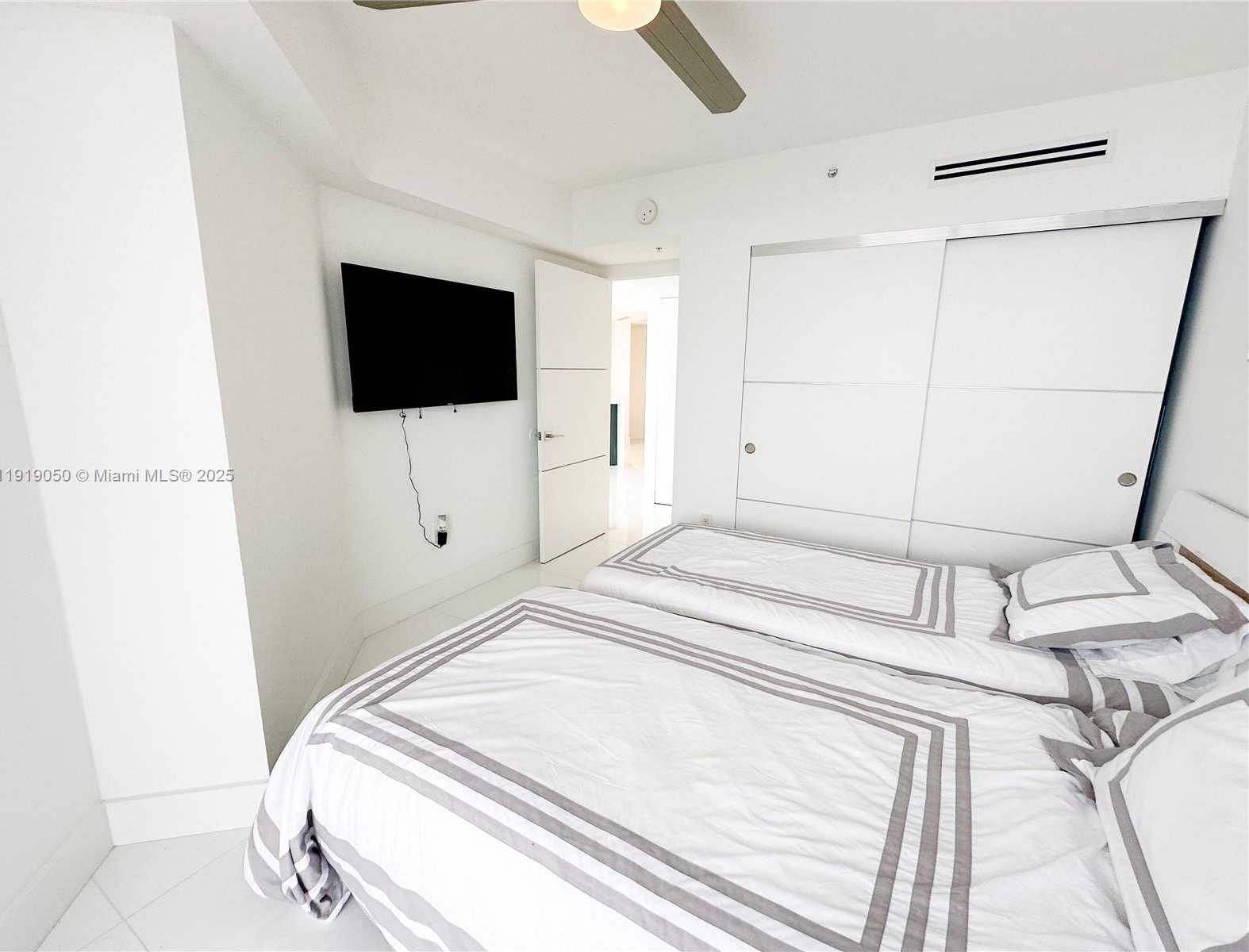 Small Image of 6301 COLLINS AVE #2707, Miami Beach Number 22