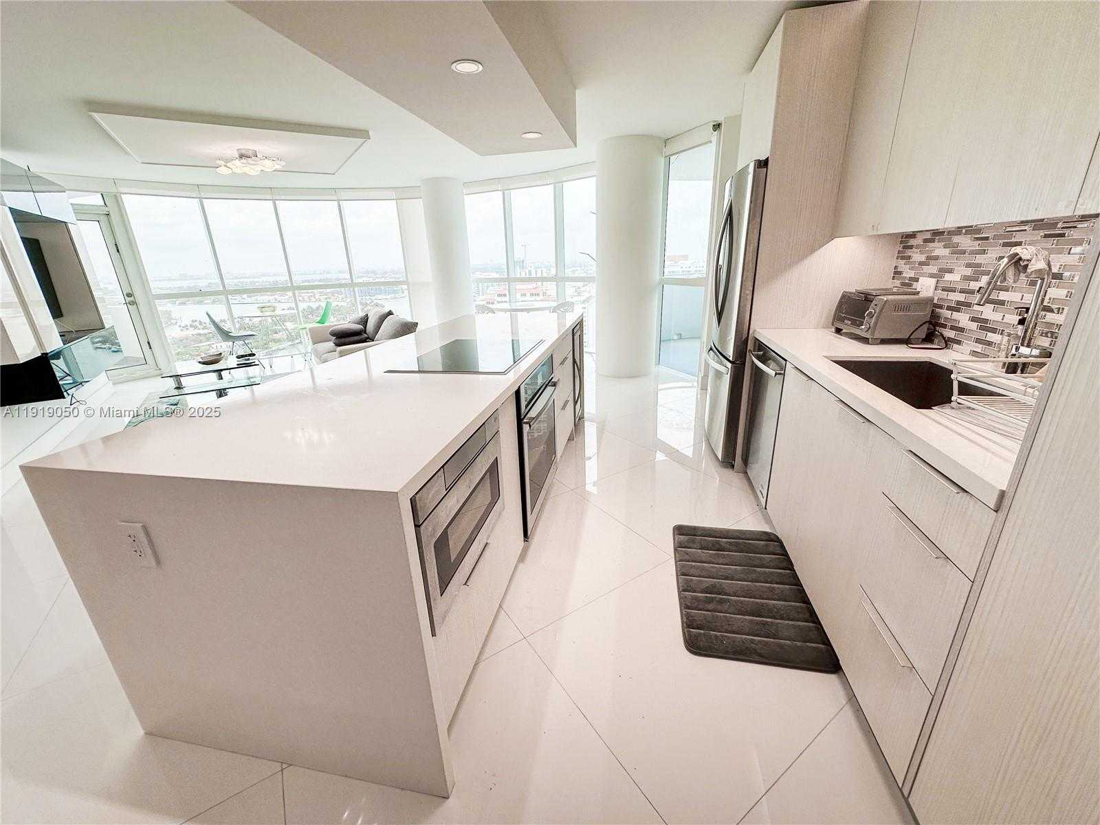 Small Image of 6301 COLLINS AVE #2707, Miami Beach Number 3