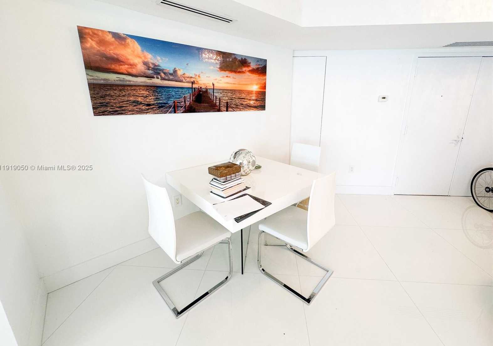 Small Image of 6301 COLLINS AVE #2707, Miami Beach Number 9