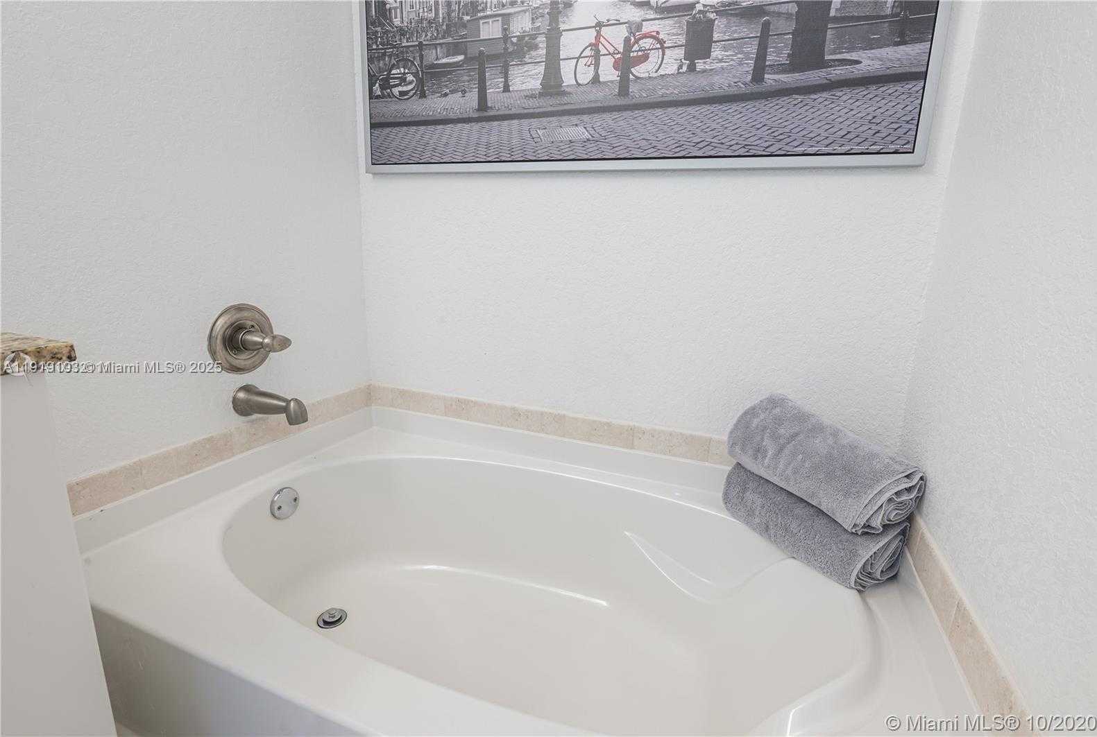 Small Image of 1830 RADIUS DR #1202, Hollywood Number 15