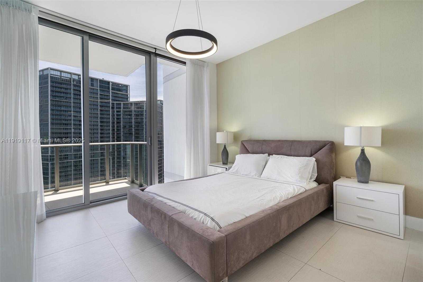 Small Image of 200 BISCAYNE BOULEVARD WAY #4707, Miami Number 16