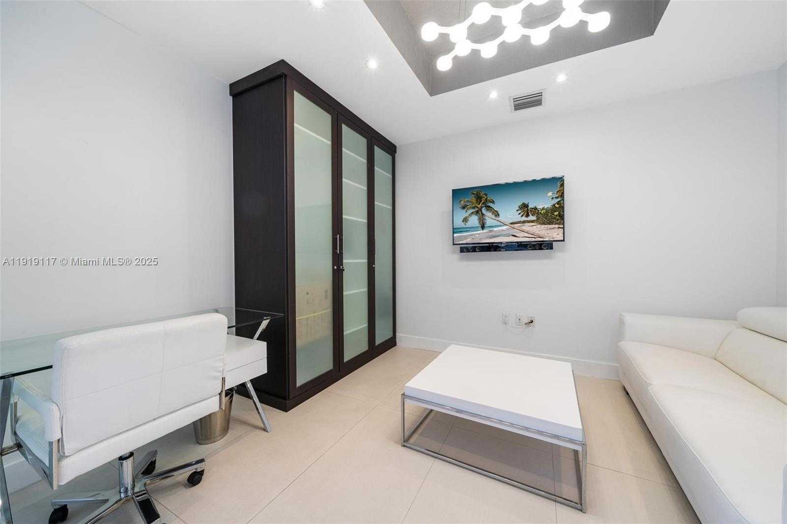 Small Image of 200 BISCAYNE BOULEVARD WAY #4707, Miami Number 19