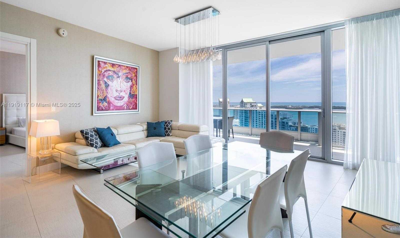 Small Image of 200 BISCAYNE BOULEVARD WAY #4707, Miami Number 2