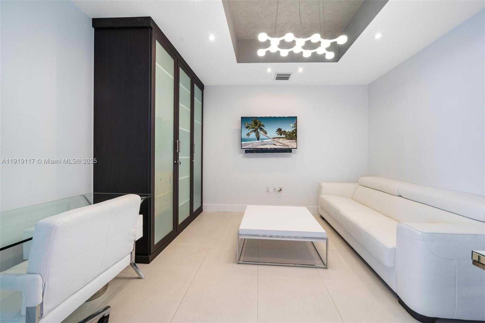 Small Image of 200 BISCAYNE BOULEVARD WAY #4707, Miami Number 20