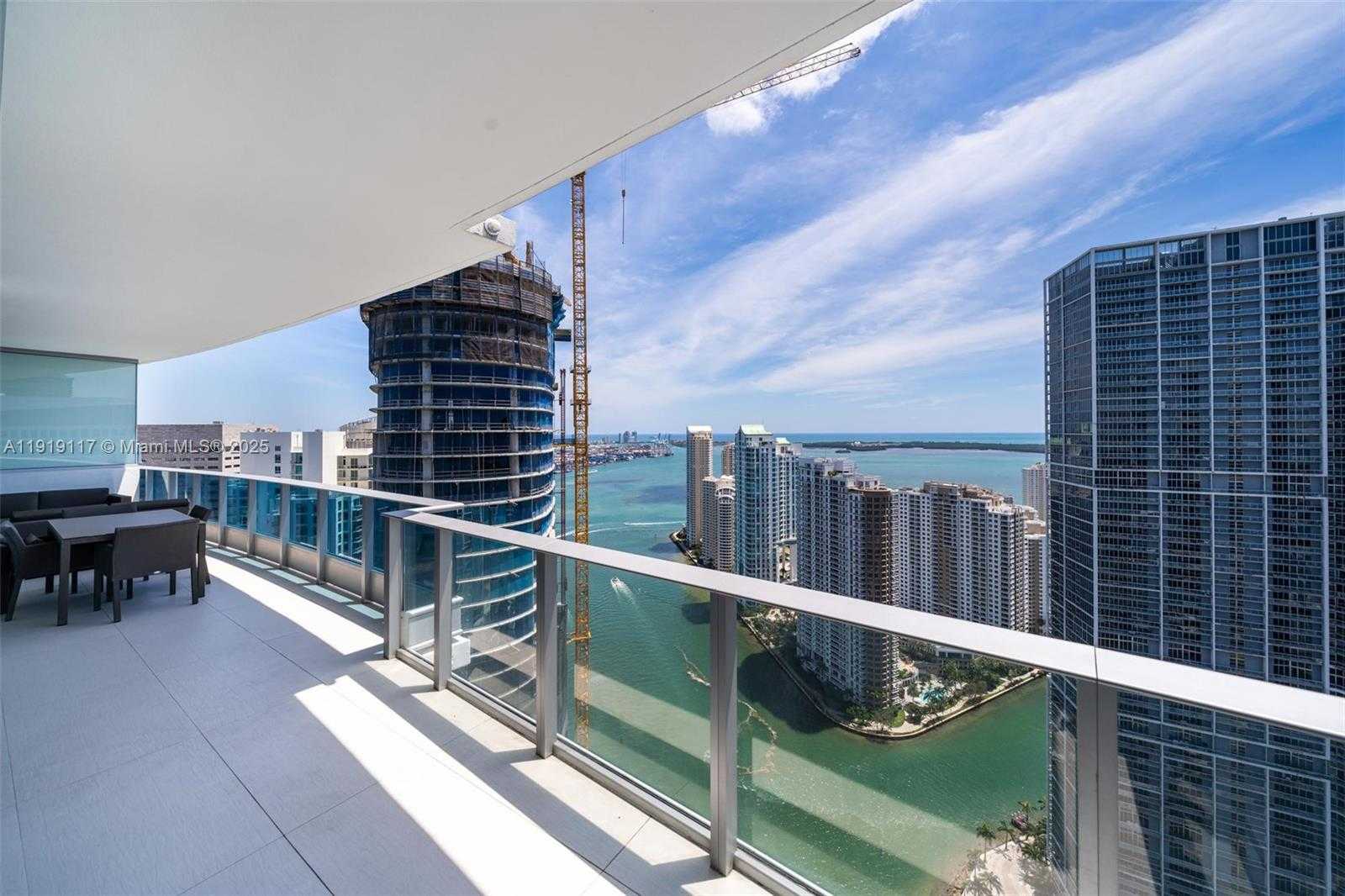 Small Image of 200 BISCAYNE BOULEVARD WAY #4707, Miami Number 21