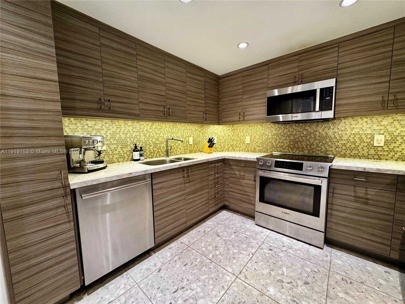Small Image of 1250 SOUTH MIAMI AVE #2403, Miami Number 2