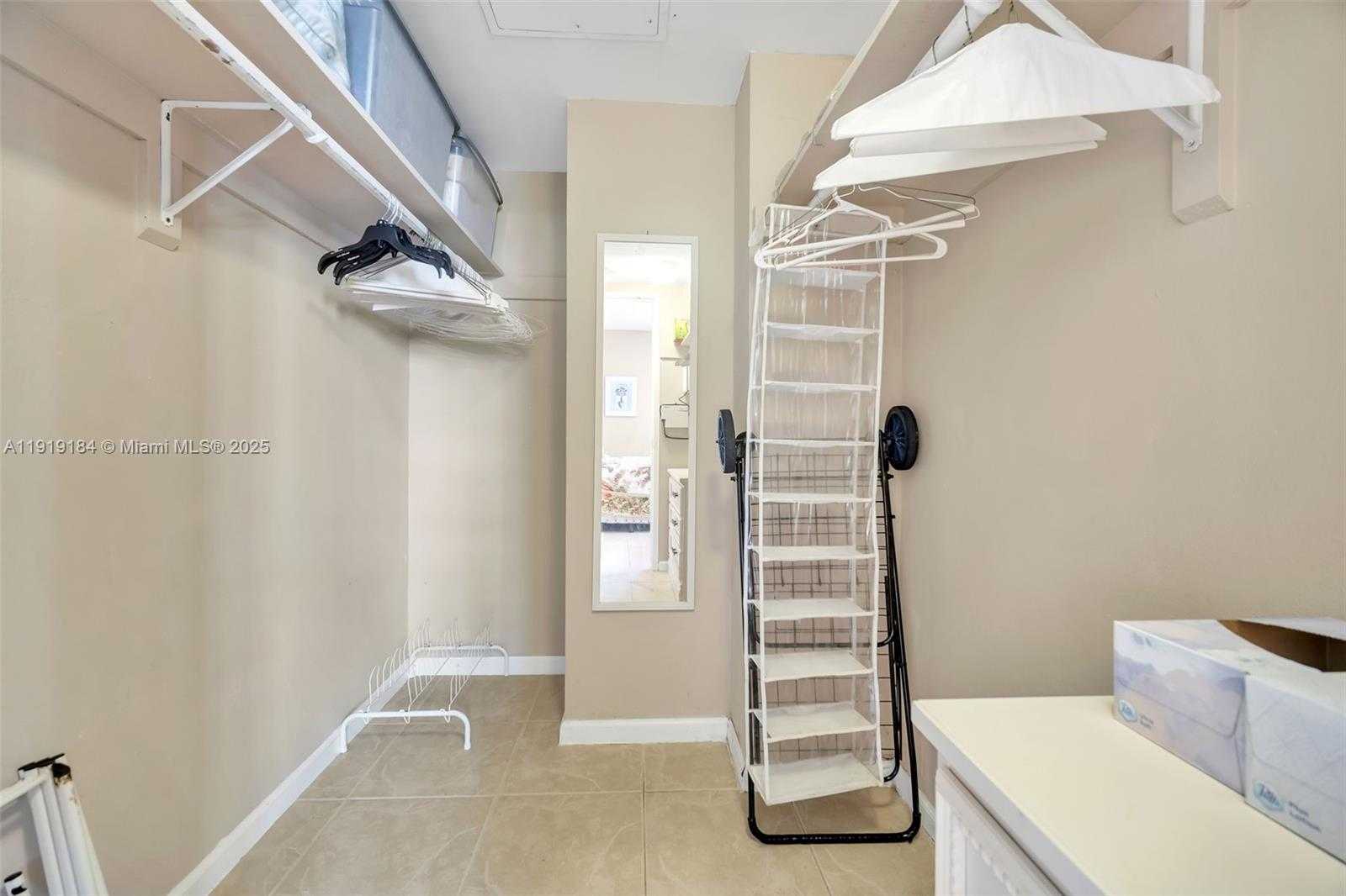 Small Image of 3001 SOUTH OCEAN DR #403, Hollywood Number 14