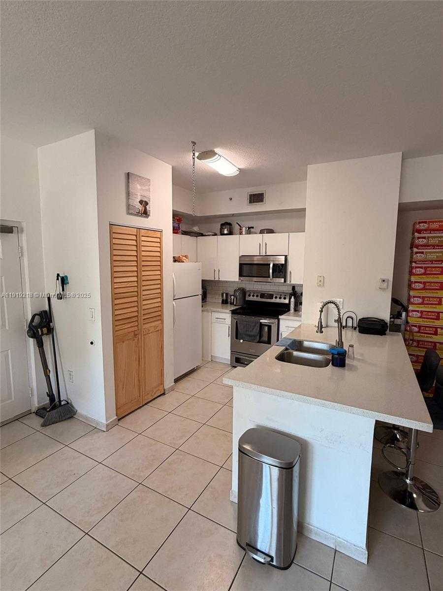 Small Image of 7350 NORTH WEST 114TH AVE #201, Doral Number 3