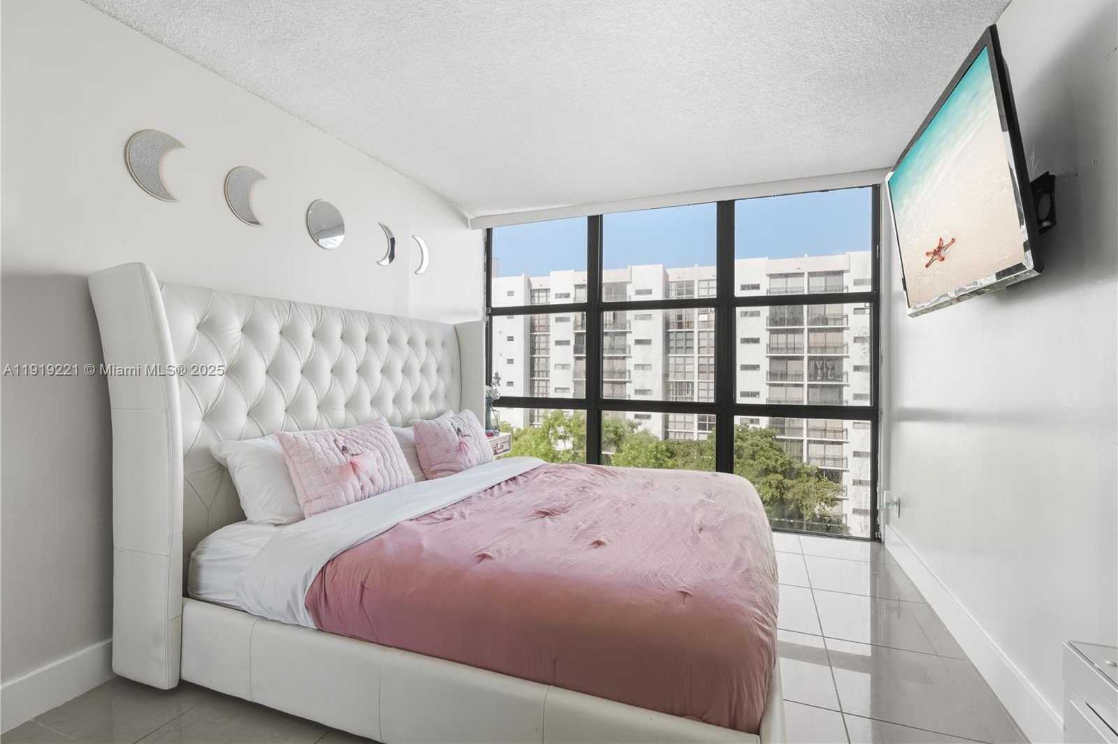 Small Image of 17011 NORTH BAY RD #707, Sunny Isles Beach Number 12