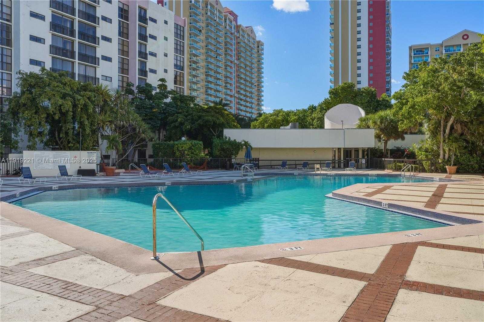 Small Image of 17011 NORTH BAY RD #707, Sunny Isles Beach Number 15