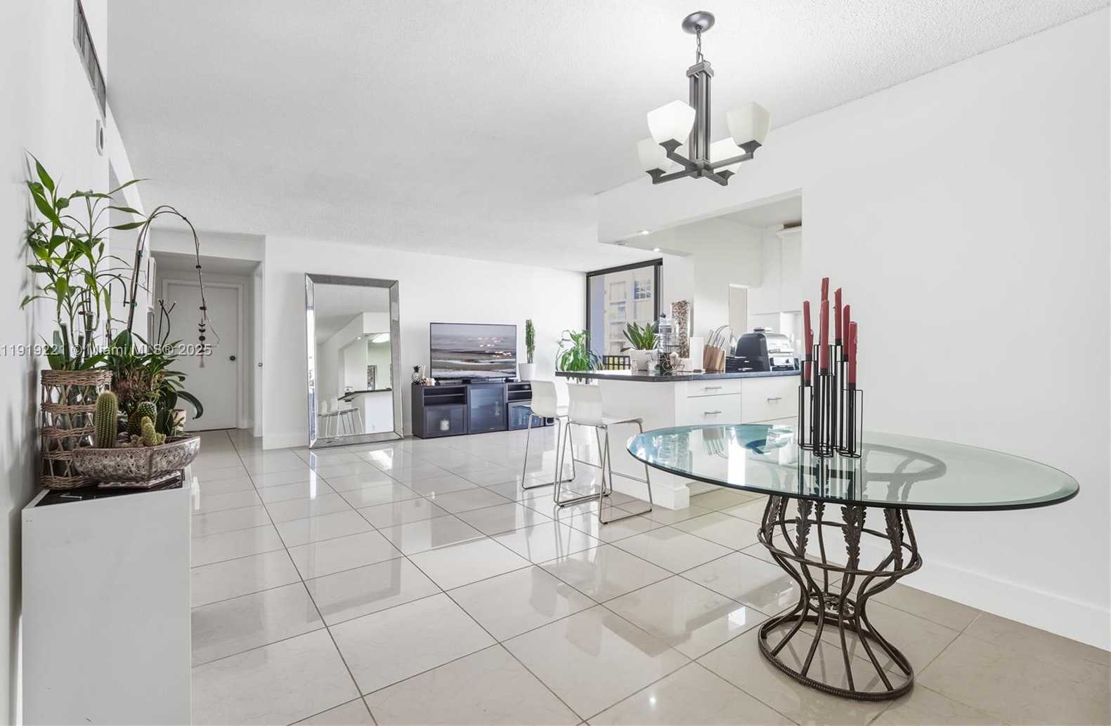 Small Image of 17011 NORTH BAY RD #707, Sunny Isles Beach Number 6
