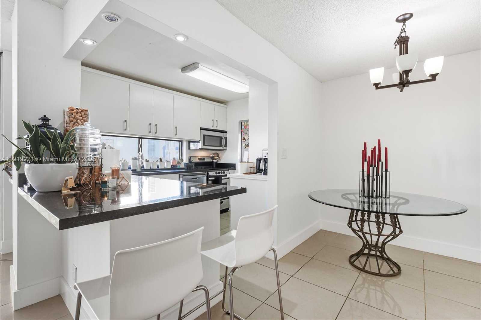 Small Image of 17011 NORTH BAY RD #707, Sunny Isles Beach Number 8