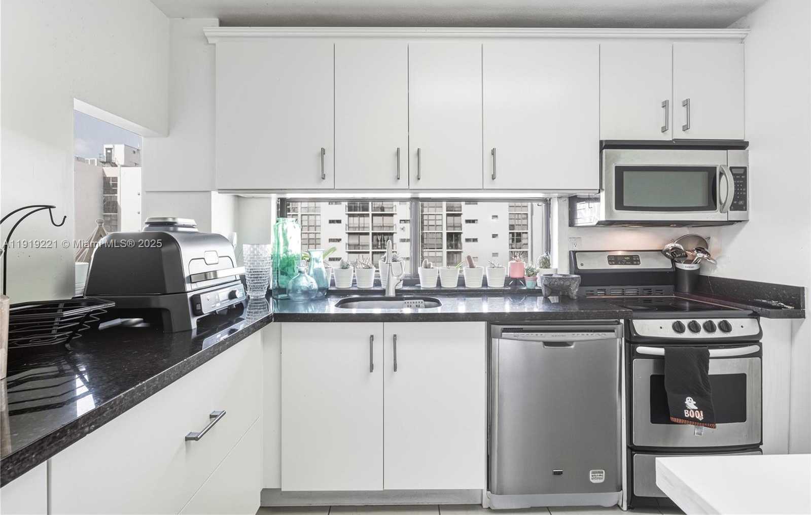 Small Image of 17011 NORTH BAY RD #707, Sunny Isles Beach Number 9