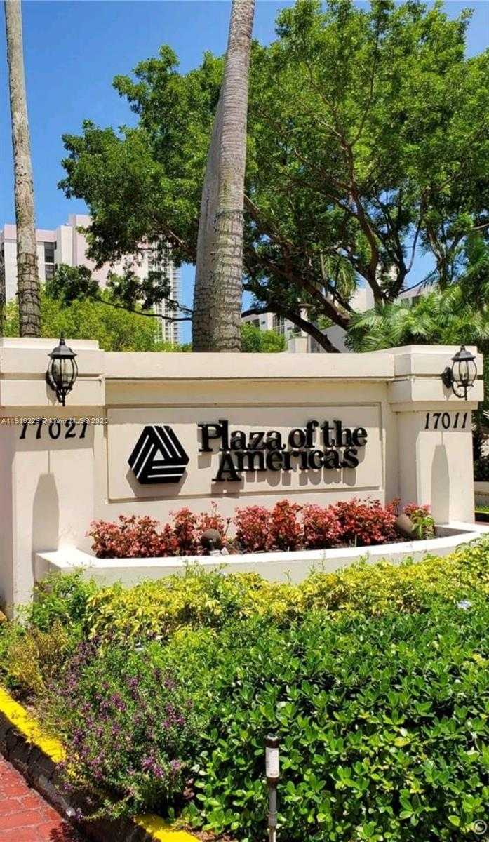 Small Image of 17021 NORTH BAY RD #316, Sunny Isles Beach Number 2