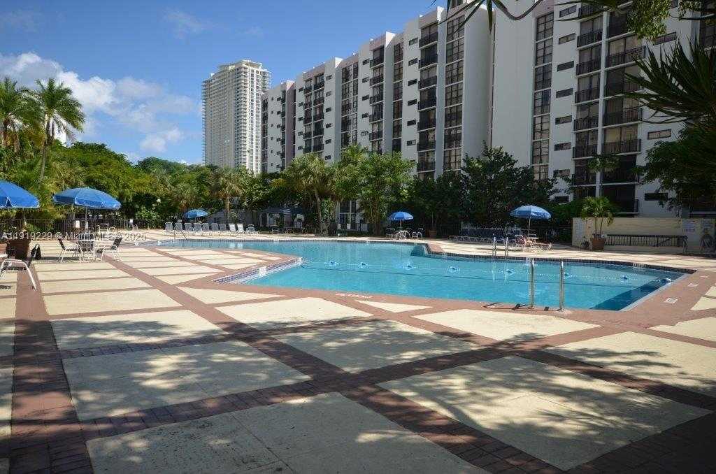Small Image of 17021 NORTH BAY RD #316, Sunny Isles Beach Number 3