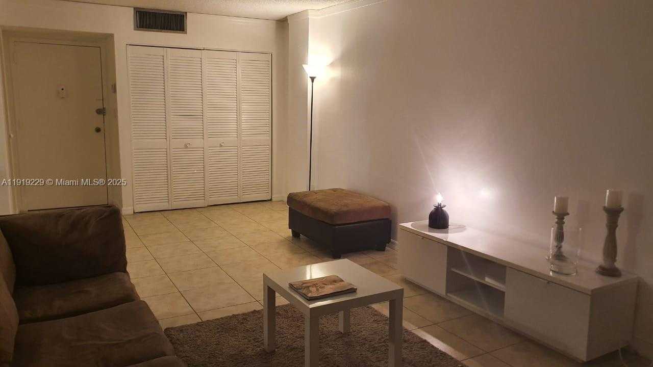 Small Image of 17021 NORTH BAY RD #316, Sunny Isles Beach Number 6