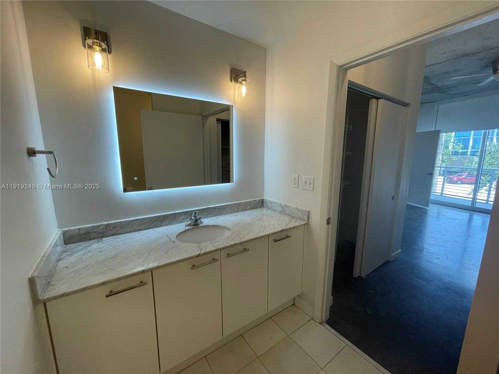 Small Image of 2001 MERIDIAN AVE #330, Miami Beach Number 10