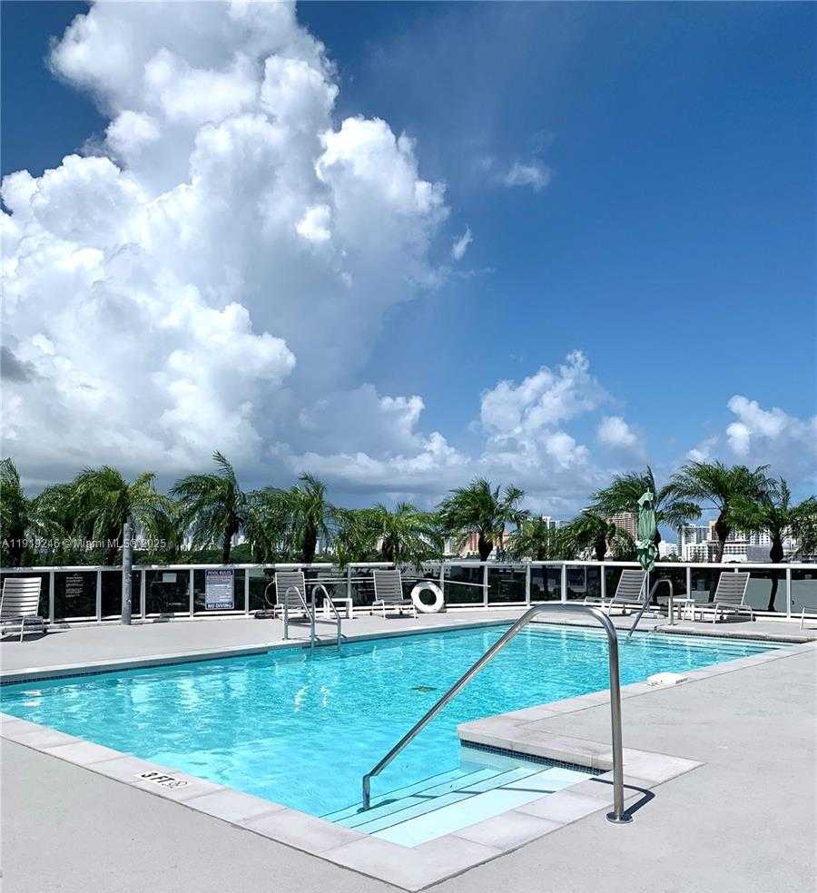 Small Image of 2001 MERIDIAN AVE #330, Miami Beach Number 14
