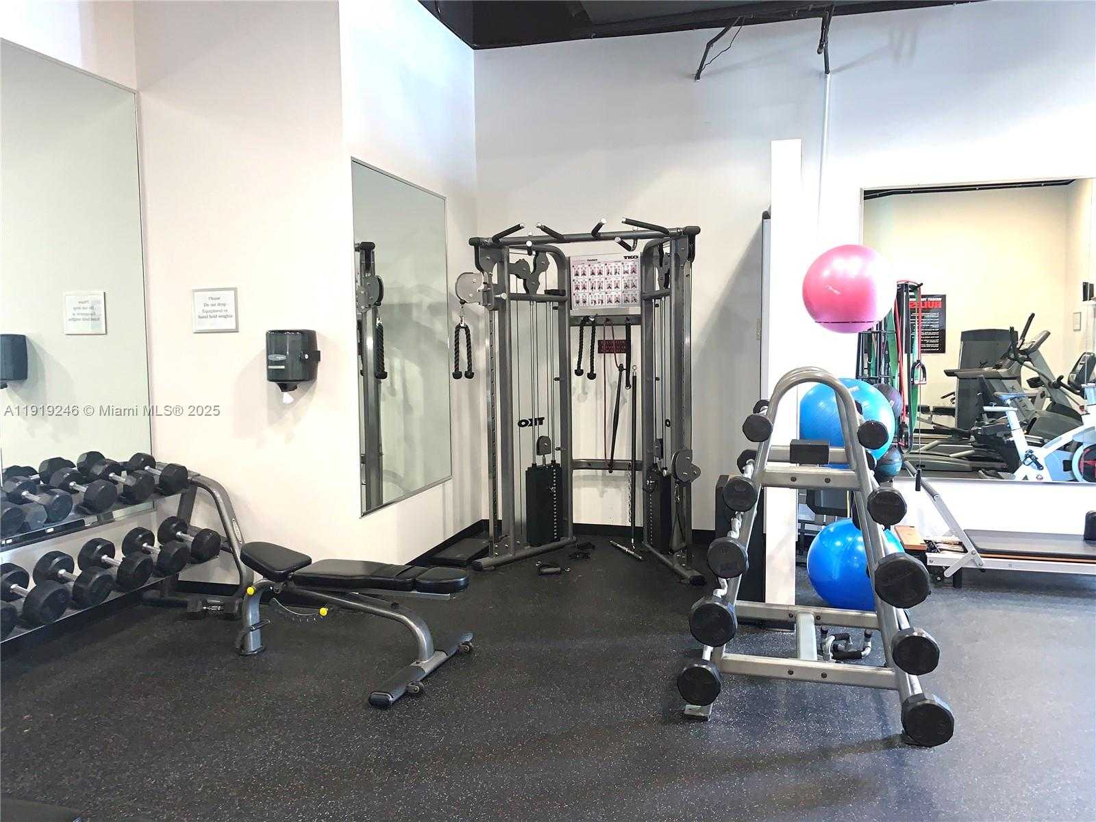 Small Image of 2001 MERIDIAN AVE #330, Miami Beach Number 16