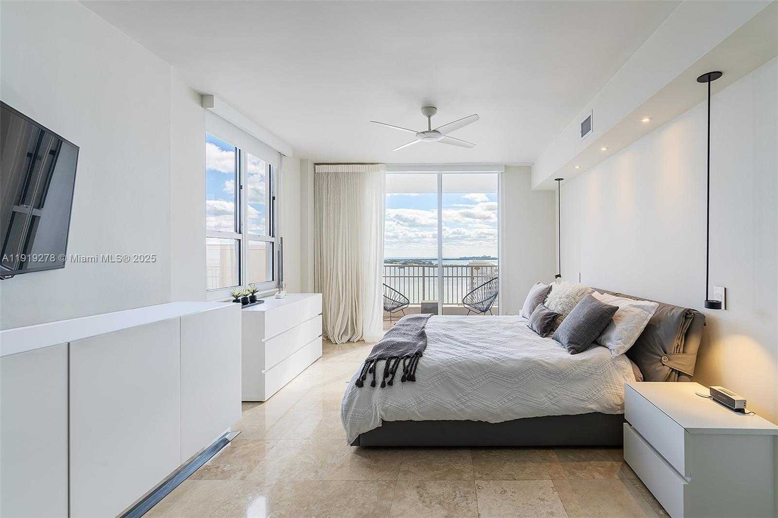 Small Image of 701 BRICKELL KEY BLVD #PH-11, Miami Number 14