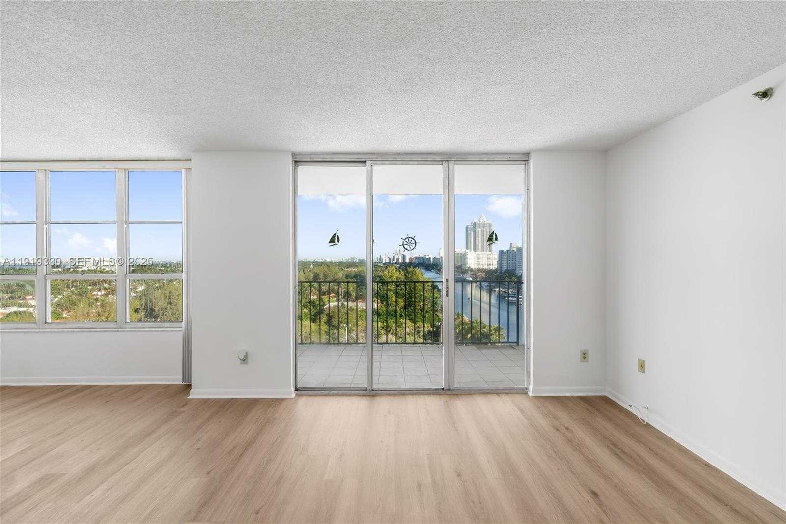 Small Image of 4101 PINE TREE DR #1112, Miami Beach Number 1