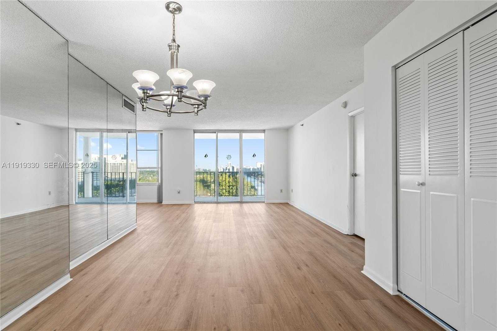 Small Image of 4101 PINE TREE DR #1112, Miami Beach Number 12