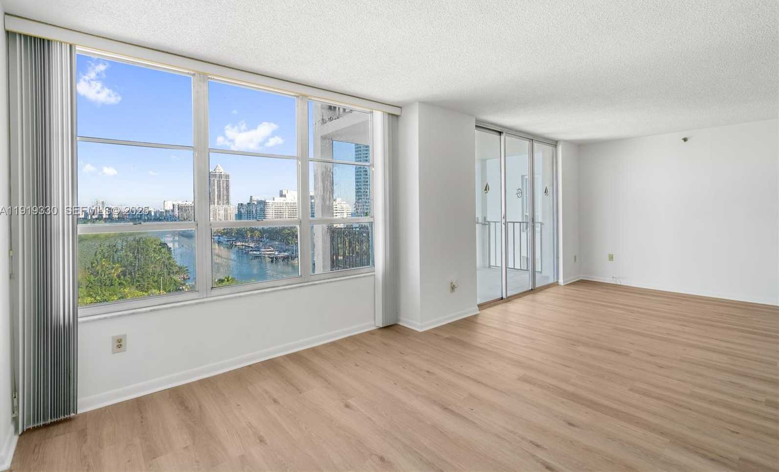 Small Image of 4101 PINE TREE DR #1112, Miami Beach Number 2