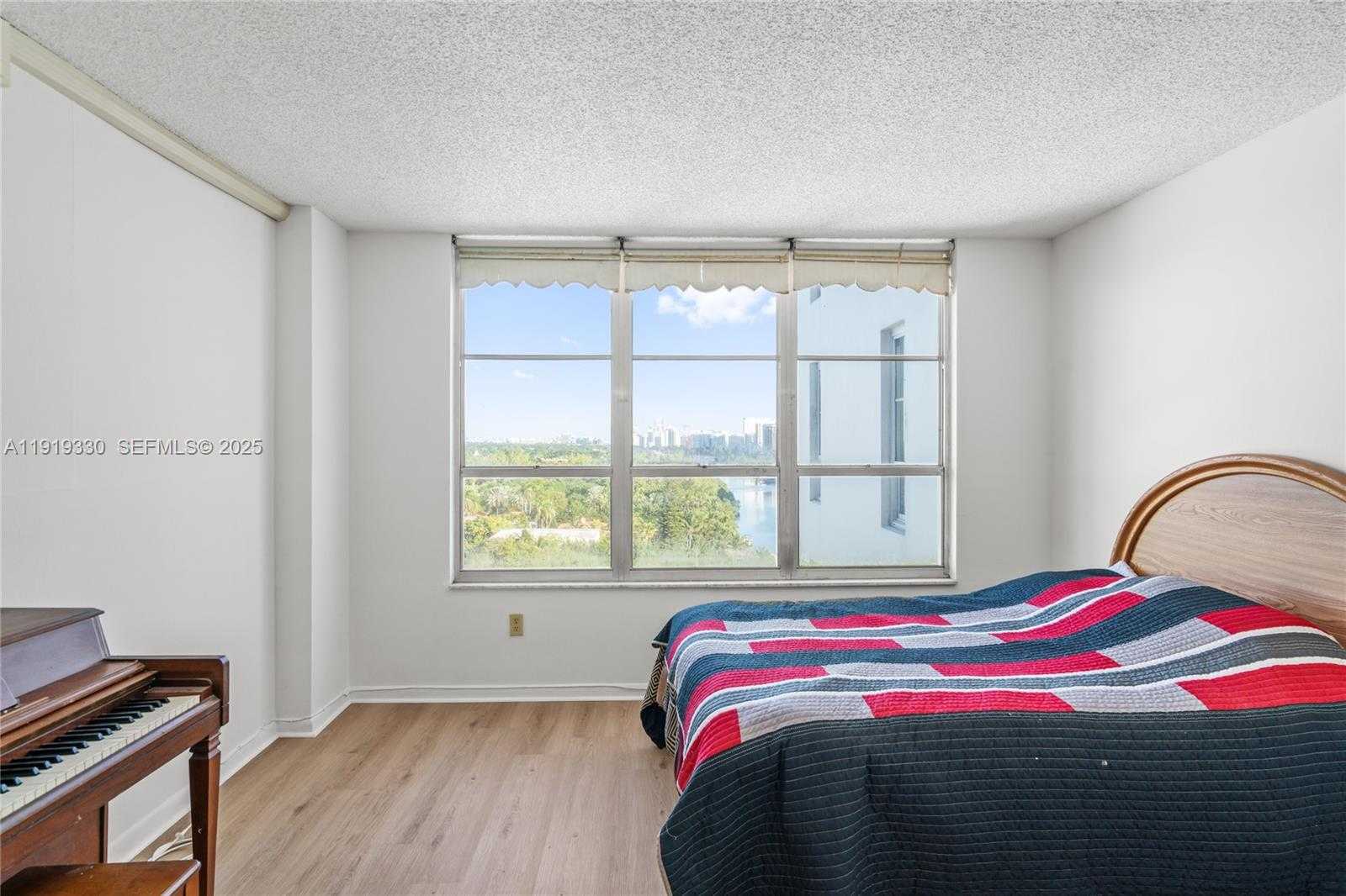 Small Image of 4101 PINE TREE DR #1112, Miami Beach Number 29