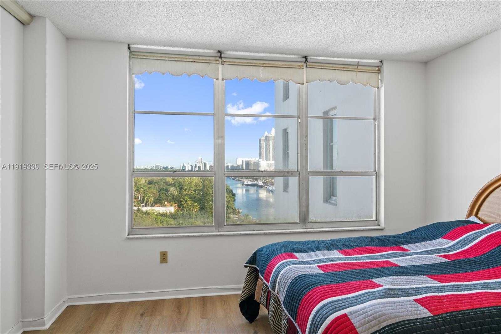 Small Image of 4101 PINE TREE DR #1112, Miami Beach Number 30