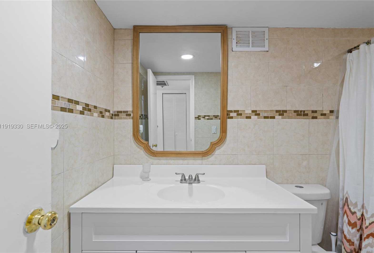Small Image of 4101 PINE TREE DR #1112, Miami Beach Number 33