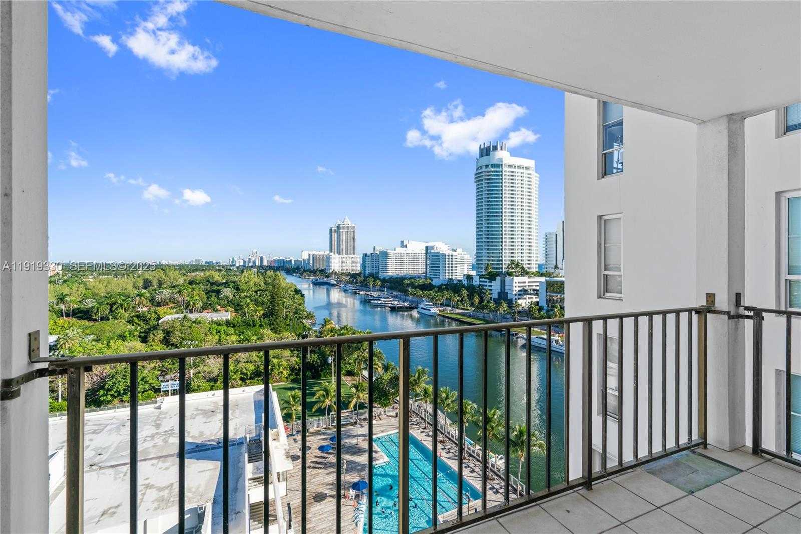 Small Image of 4101 PINE TREE DR #1112, Miami Beach Number 4