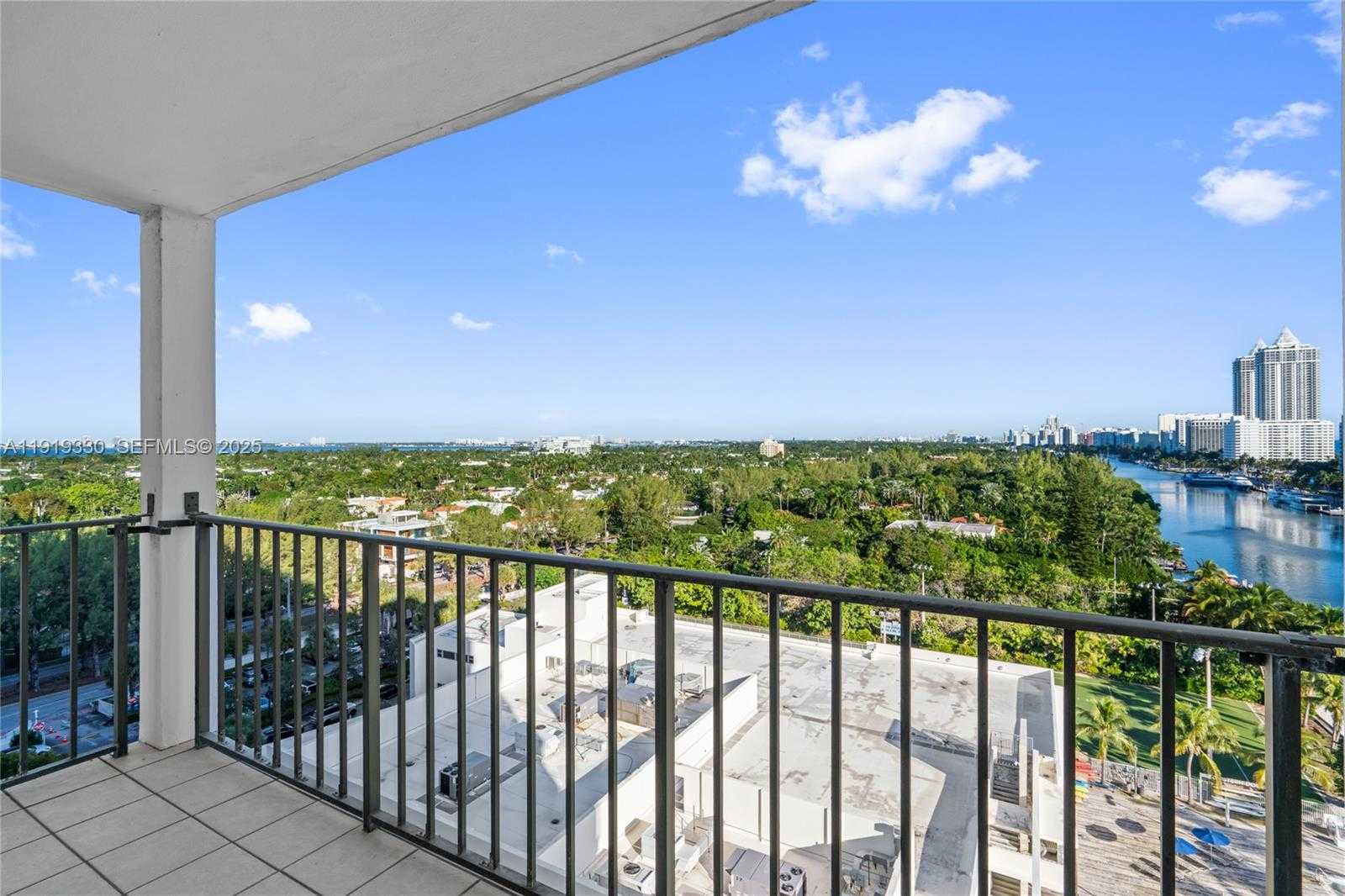 Small Image of 4101 PINE TREE DR #1112, Miami Beach Number 5