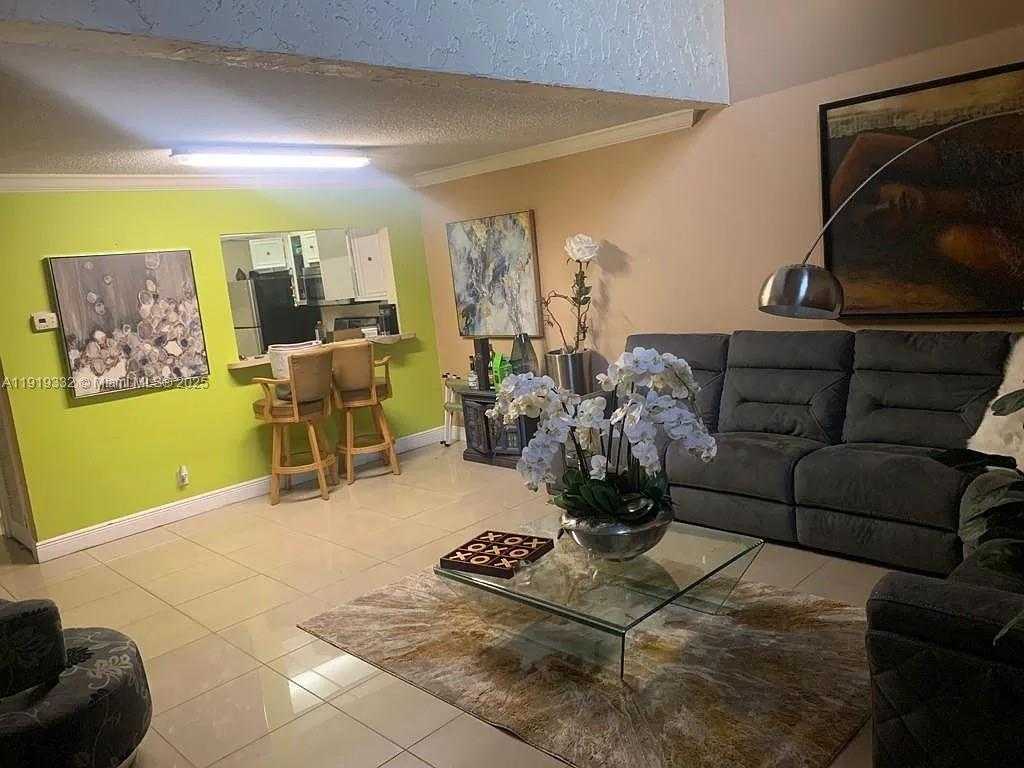 Small Image of 18051 NORTH WEST 68TH AVE #L104, Hialeah Number 1