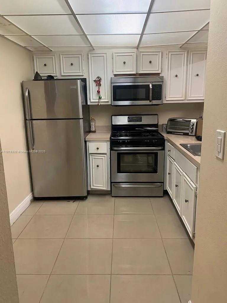 Small Image of 18051 NORTH WEST 68TH AVE #L104, Hialeah Number 6