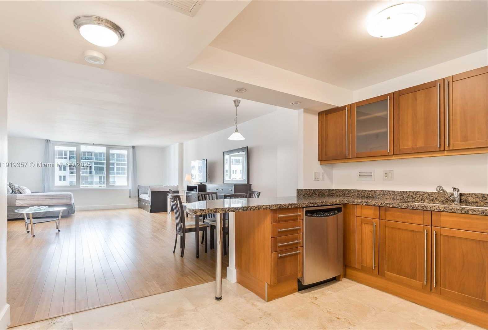 Small Image of 2301 COLLINS AVE #1512, Miami Beach Number 5