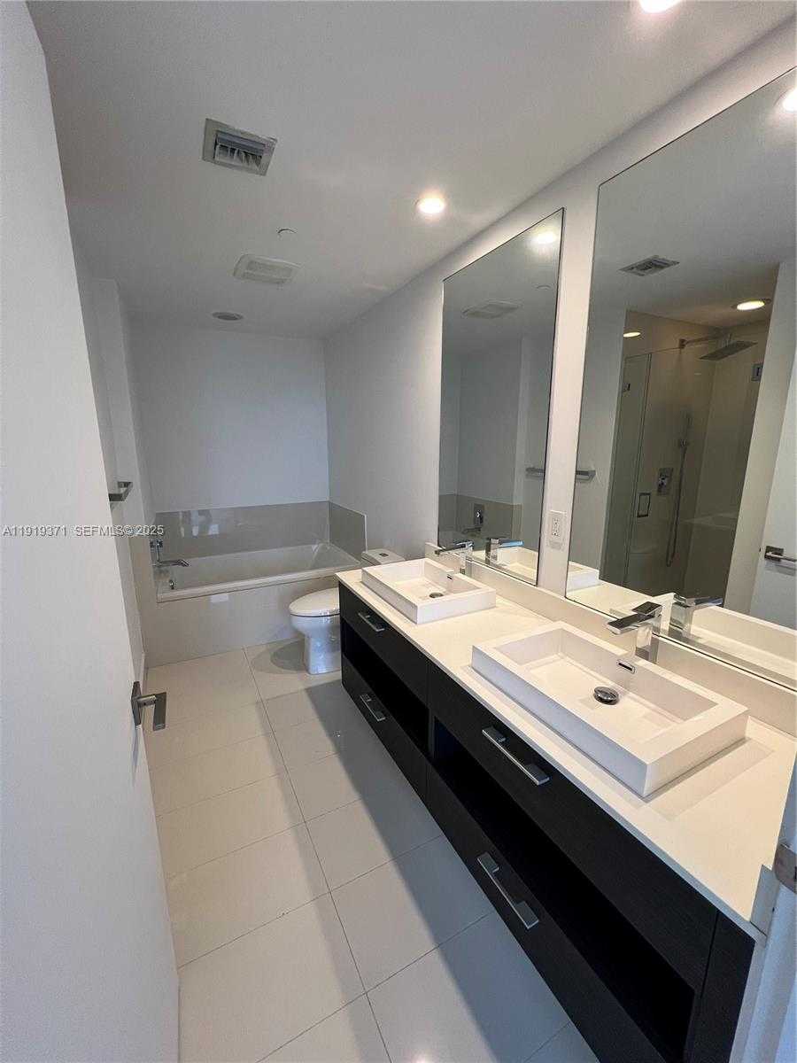 Small Image of 55 SOUTH WEST 9TH ST #3406, Miami Number 5
